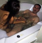 tubjerk.jpg